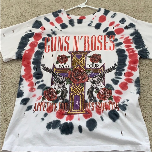 Forever 21 Guns and roses graphic tee - Picture 1 of 2